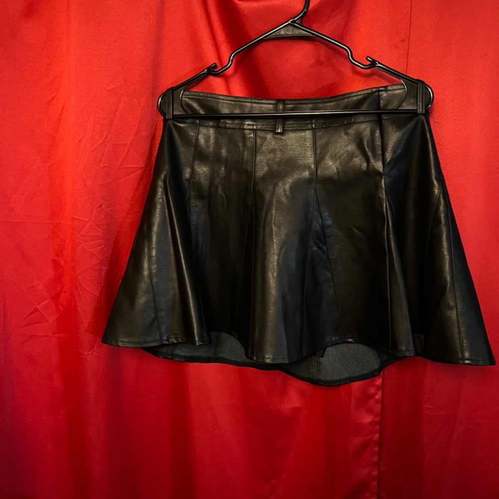 Clothes - Picture 2 of 4